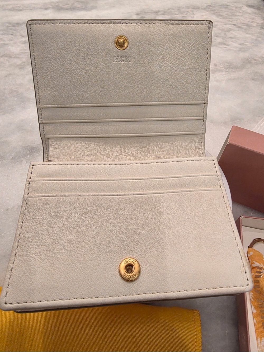 NWT MCM Off White Embossed Leather Bifold Wallet with Gold Plaque - Picture 2 of 5
